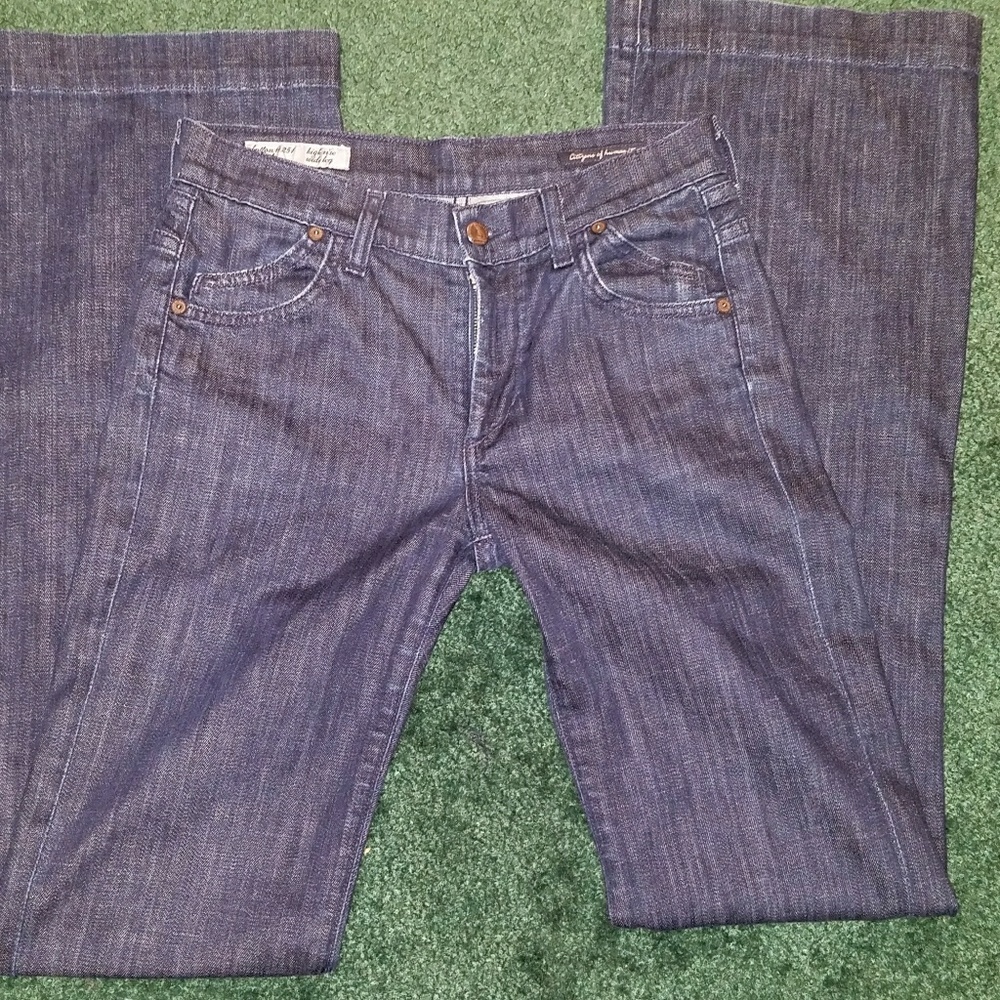Slight flare/bootcut jeans