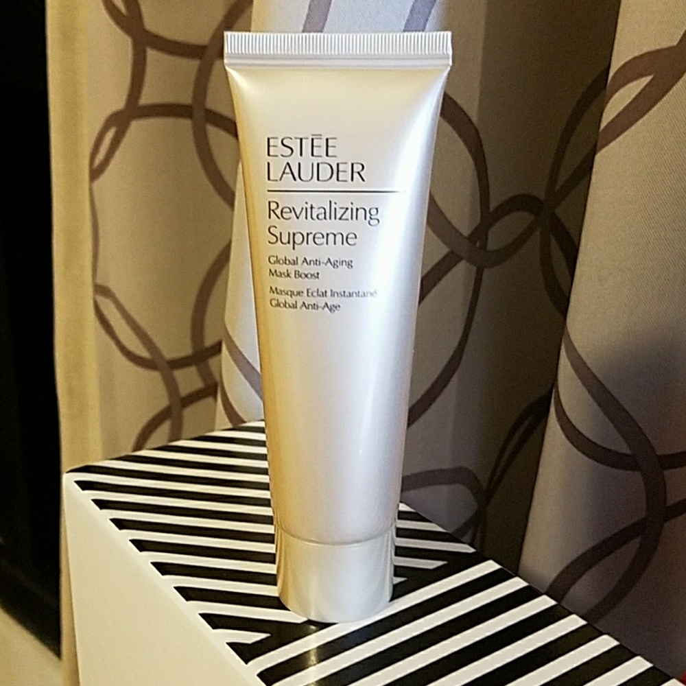 Estee Lauder Revitalizing Supreme