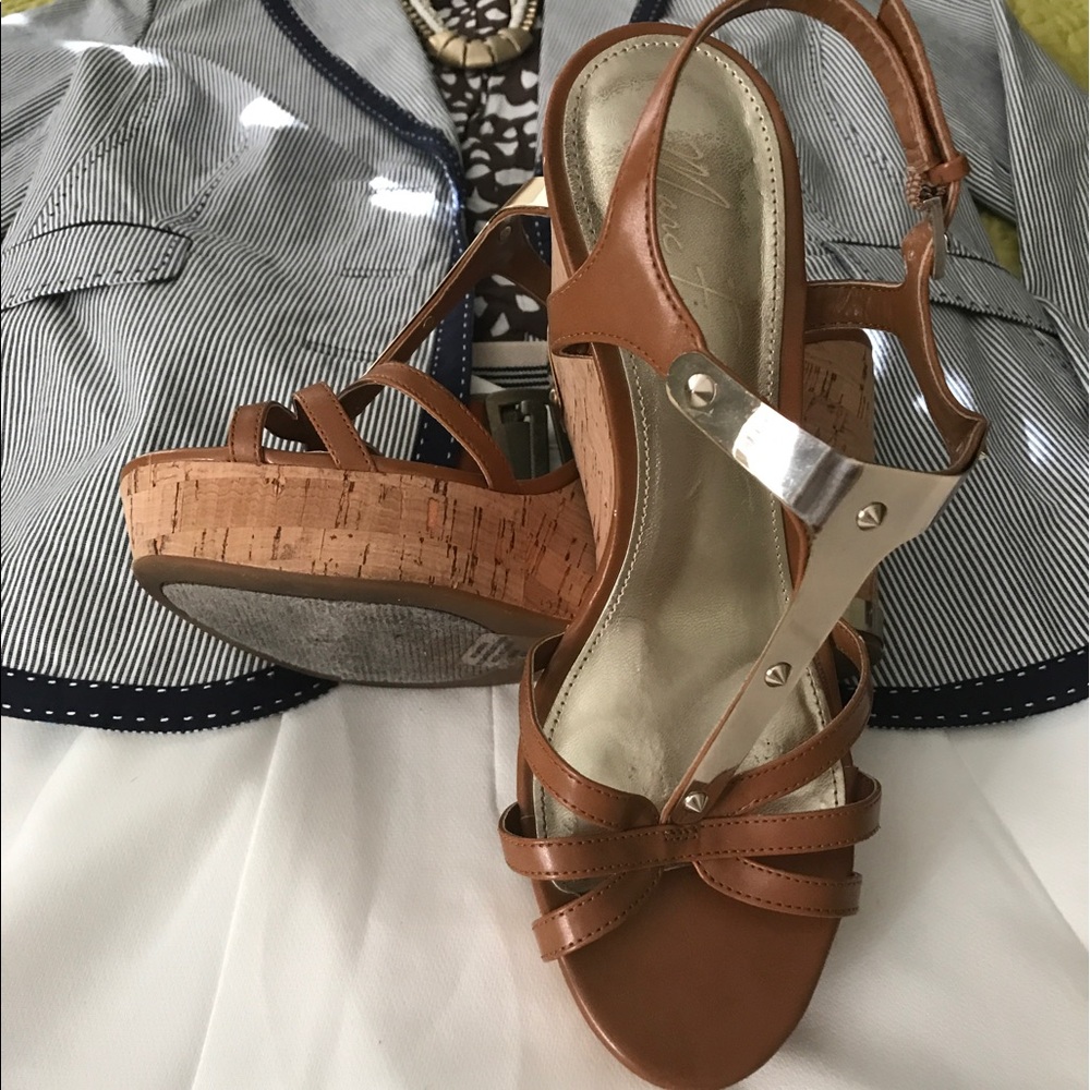 Marc Fisher Wedges