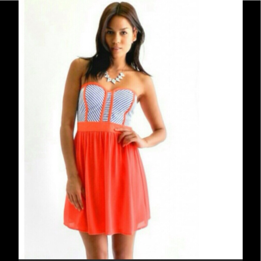 Sassy strapless dress NWOT