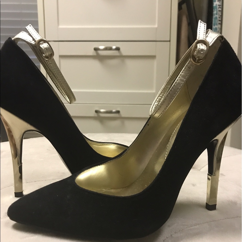 Ankle strap pointy high heels