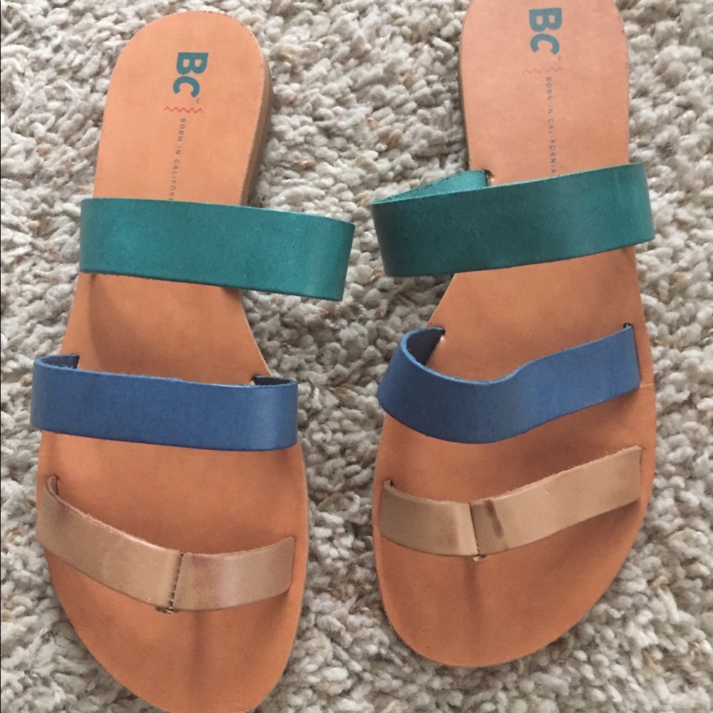 Born in California tri-colored sandals