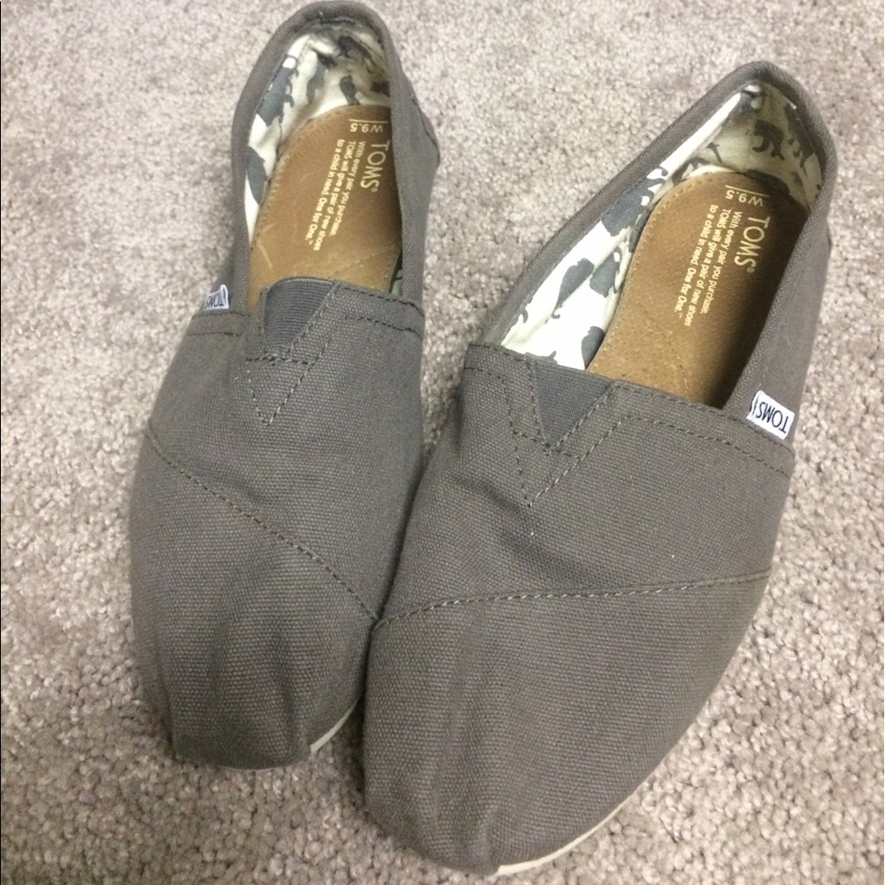 TOMS grey size 9.5