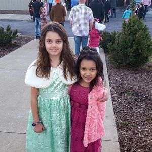 Meet your Posher, Debi