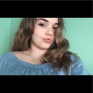 Meet your Posher, Mia