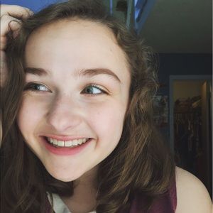 Meet your Posher, Alyssa