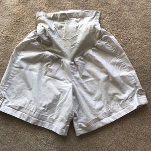 Maternity over-belly khaki shorts. Sz L