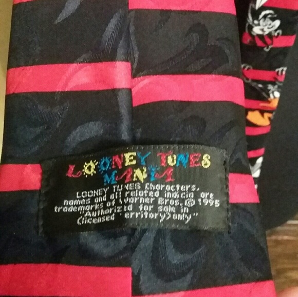 Looney Tunes Tie - Picture 4 of 4