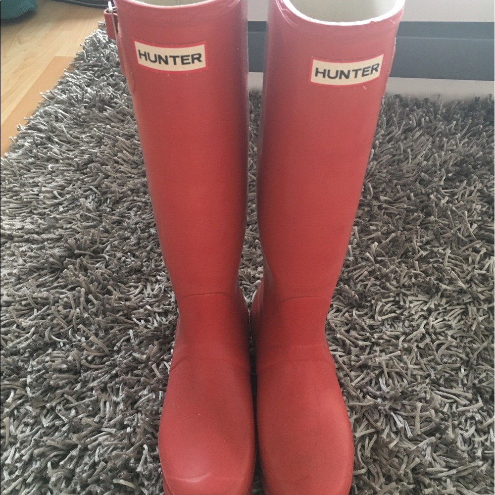 Hunter red rainboots in good conditions
