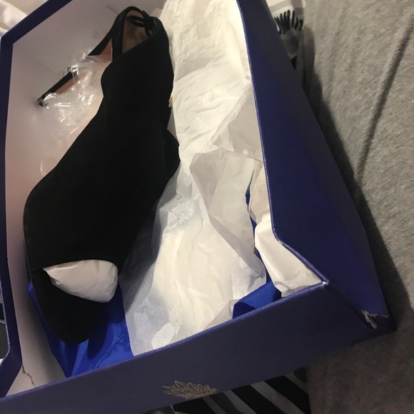 New heels never used - Picture 3 of 3