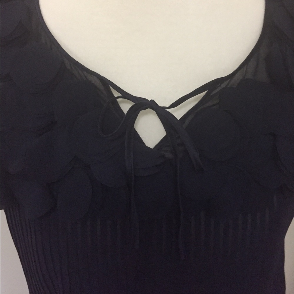 Pretty blouse. - Picture 2 of 6