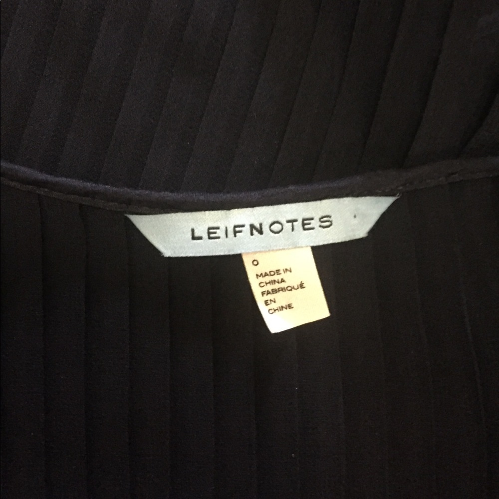 Pretty blouse. - Picture 5 of 6