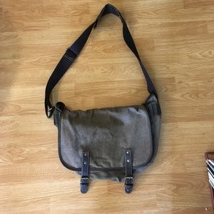 Men's basic canvas messenger bag