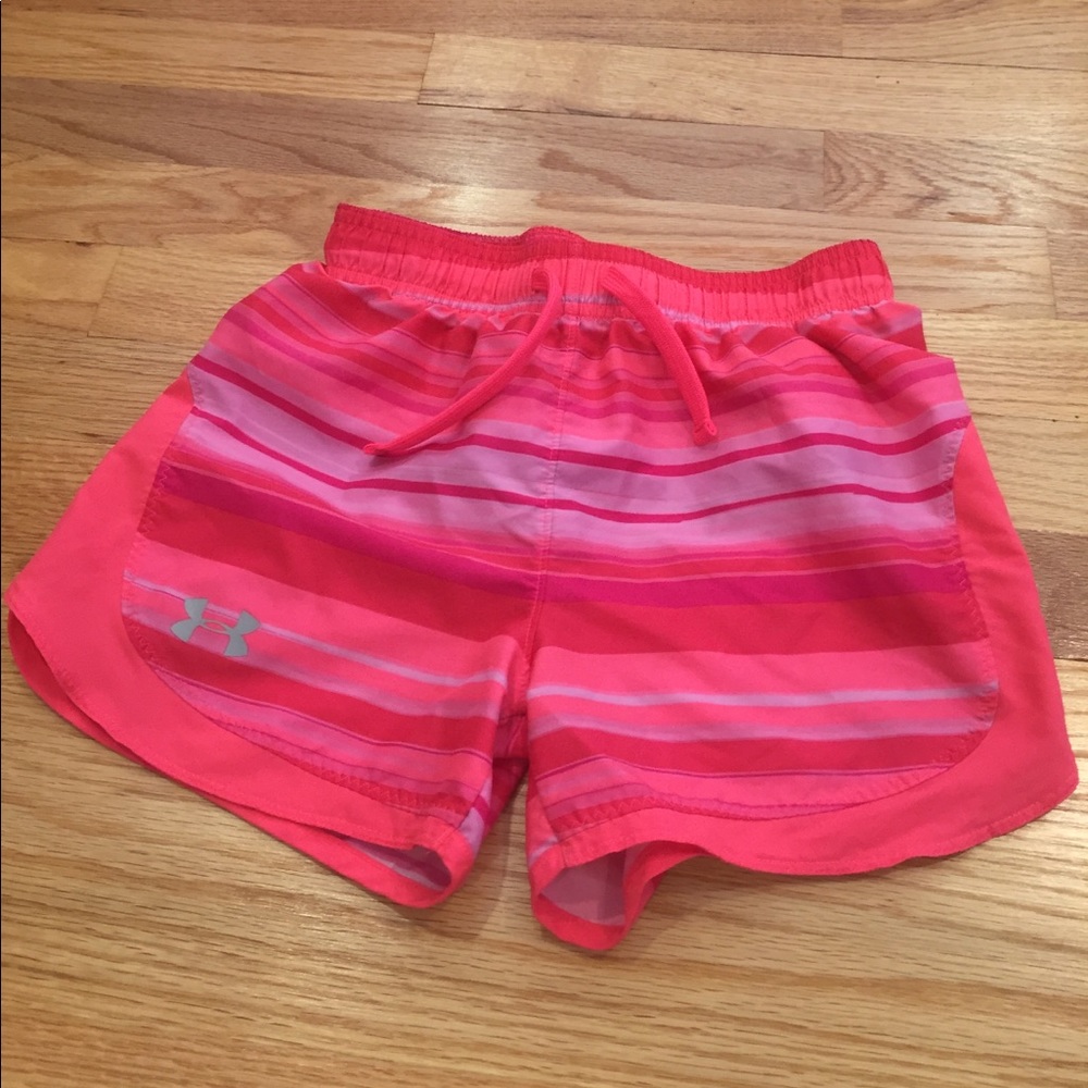 Under Armour loose fit heat gear shorts YMed