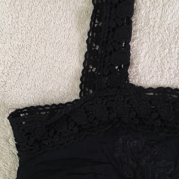 2/$25 LF Black Embroidered Crop Top - Picture 3 of 5