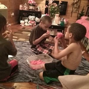 Meet your Posher, Laura