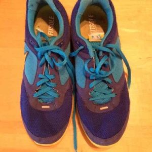 Women's Nike fitsole green & blue