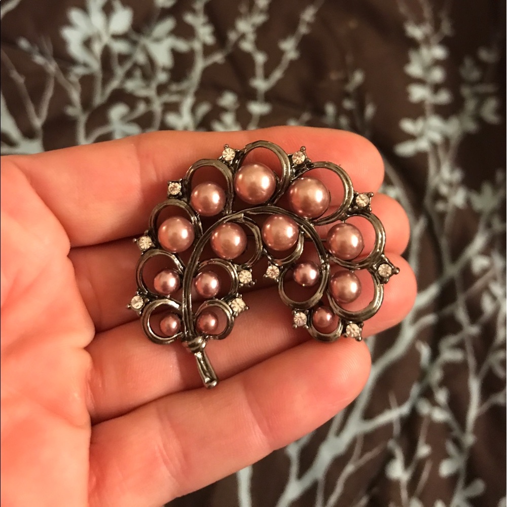 Vintage Antique Feather Brooch