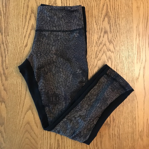 Lululemon crop leggings - Picture 1 of 5