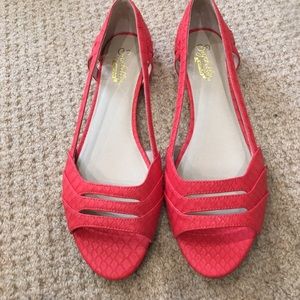 Super cute flats, pink/coral size 8