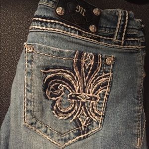 Miss Me Cropped Capri Jeans