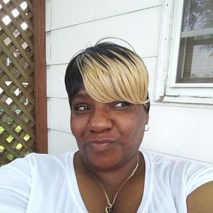 Meet your Posher, Dee