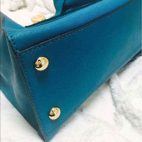 Gorgeous Michael Kors large Hamilton Satchel - Picture 4 of 8