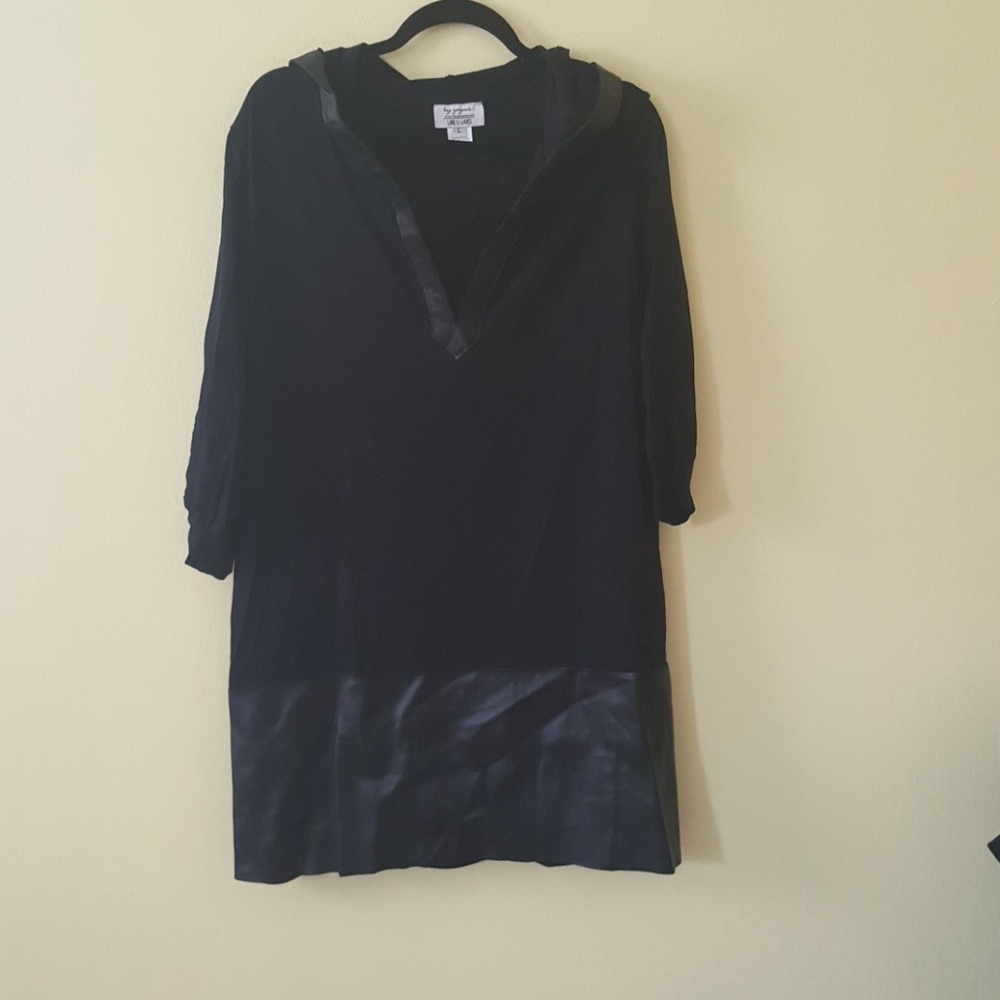 Hey Gorgeous! Line and Lable short sleve mini