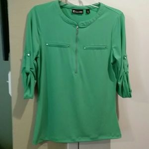 Beautiful bright green pullover top SZ SMALL