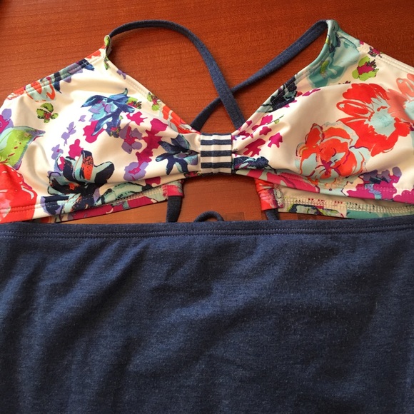 Splendid One Piece Cutout Swimsuit - Picture 3 of 5