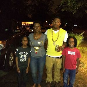 Meet your Posher, Gilda black