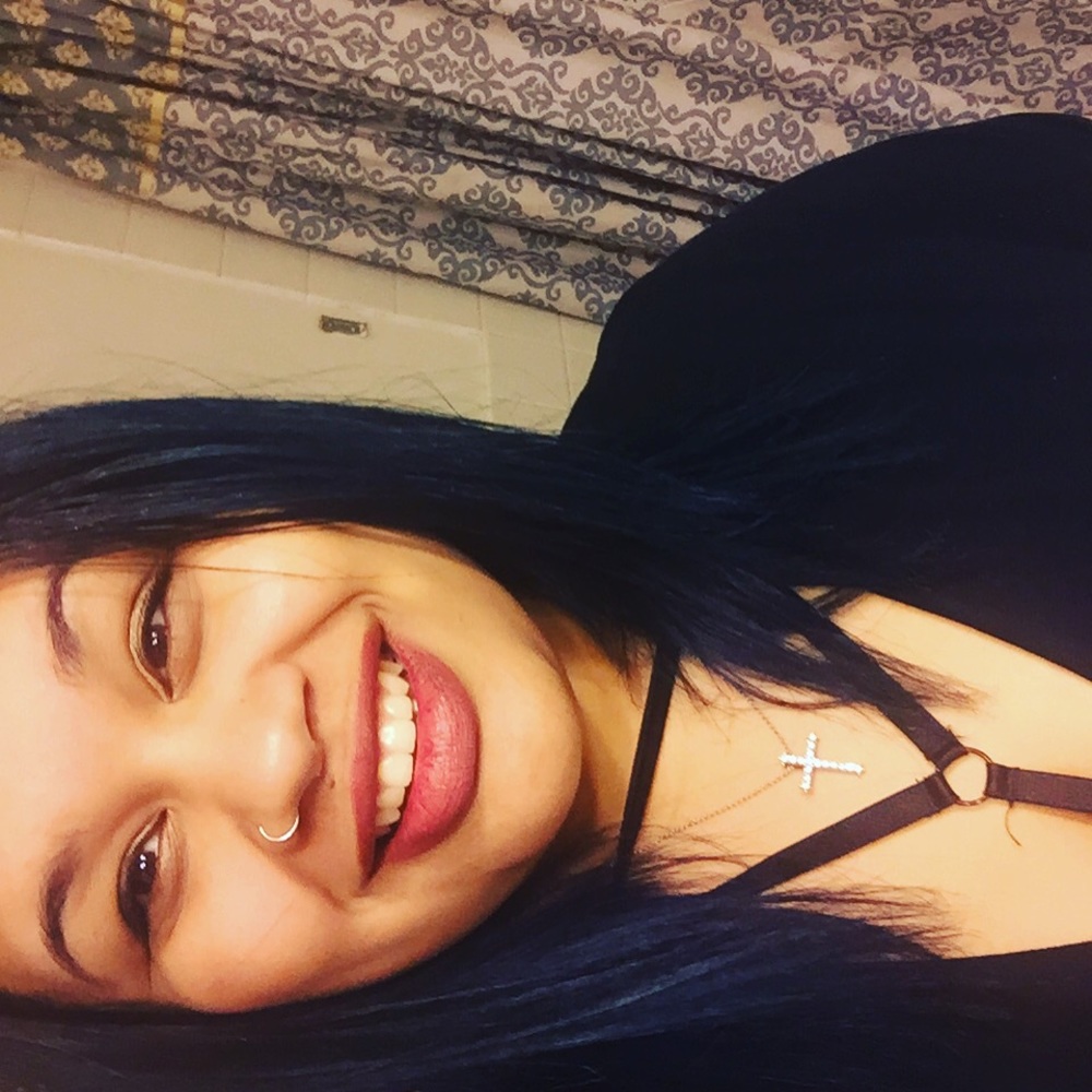 Meet your posher, MaeAnna! Please Read!!