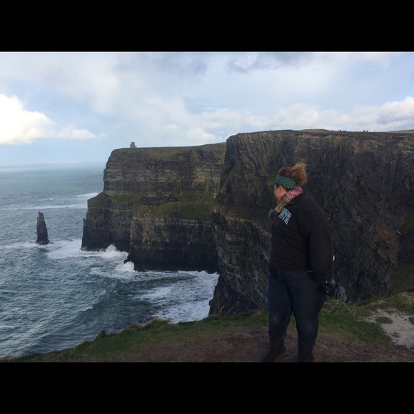 Meet your posher, MaeAnna! Please Read!! - Picture 2 of 3