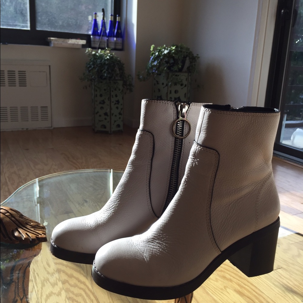 White leather Calvin Klein Boots