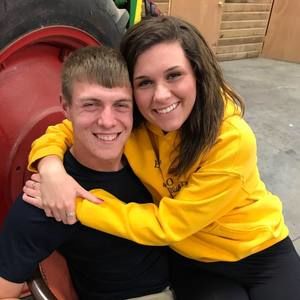 Meet your Posher, Emilee