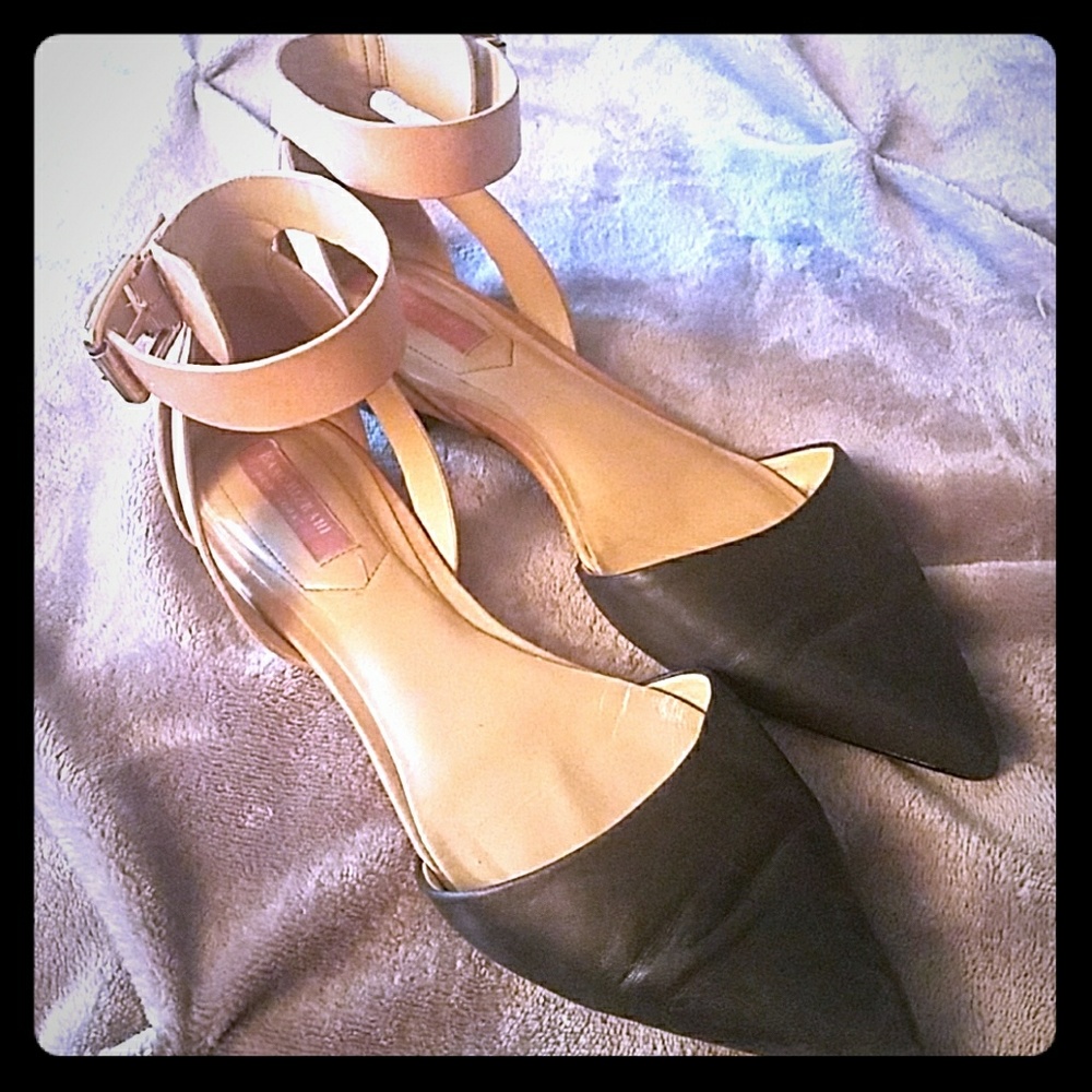 Isaac Mizrahi ankle-strap leatherette flats