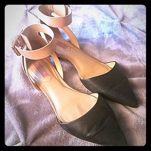Isaac Mizrahi ankle-strap leatherette flats