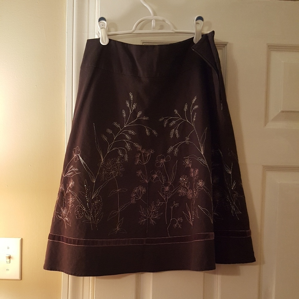 Embroidered skirt