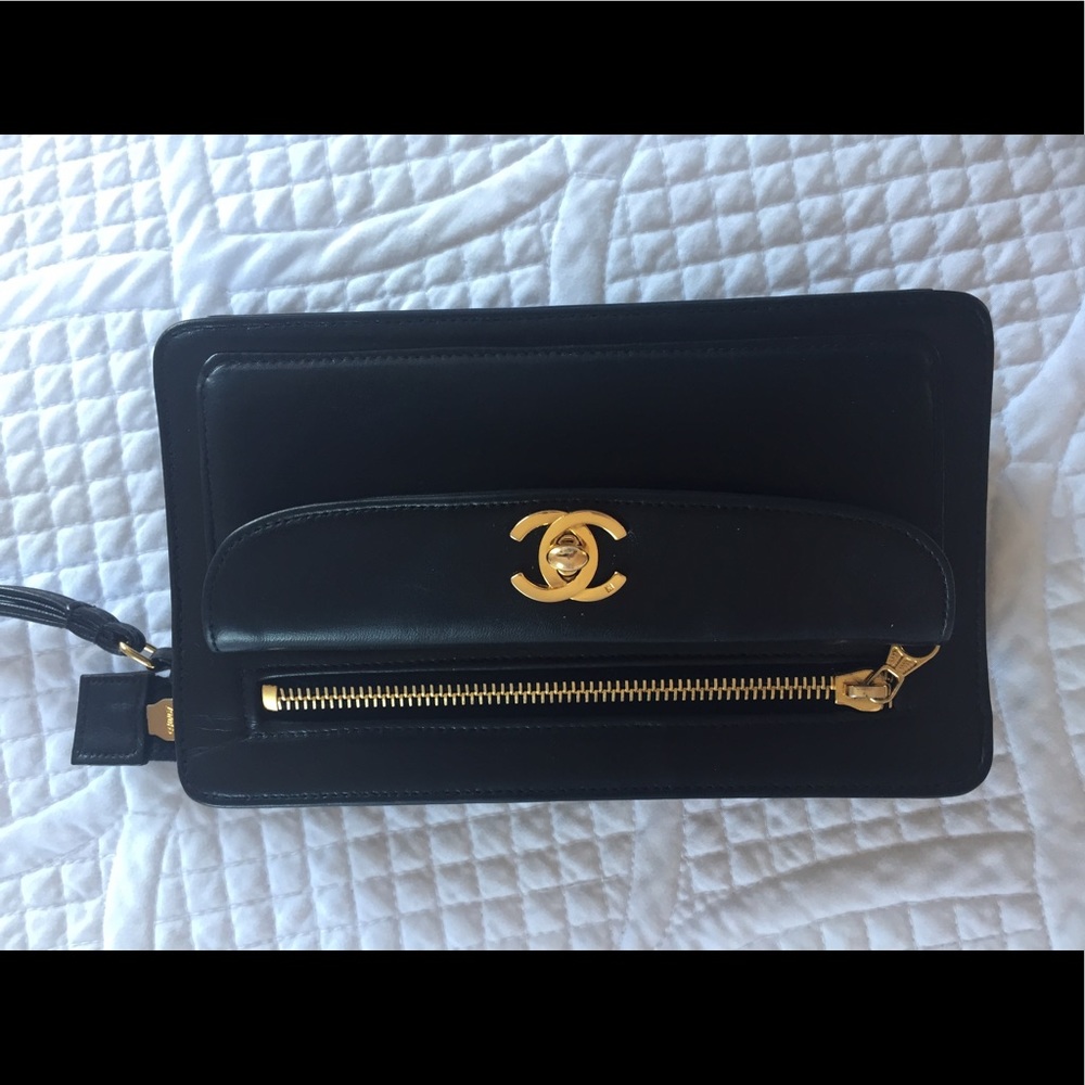 AUTH & VHTF CHANEL WRISTLET