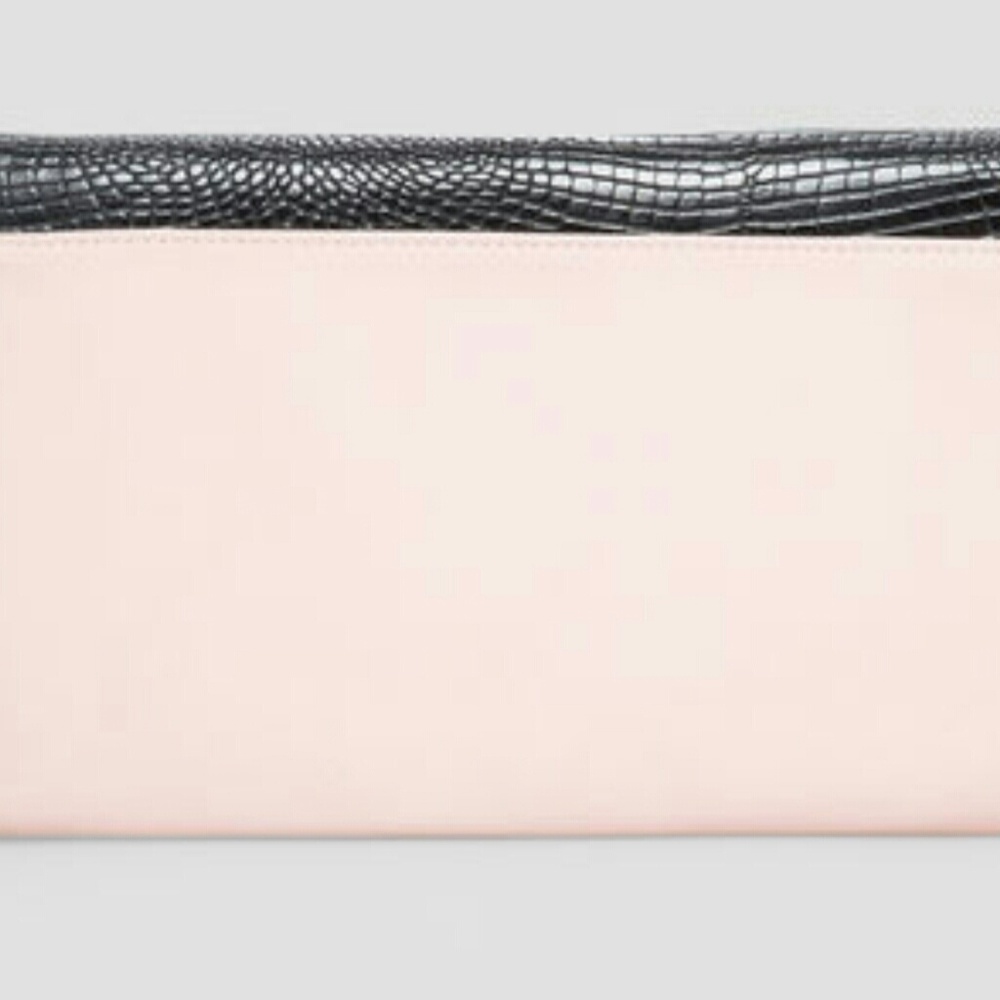 HandBag - Picture 3 of 4