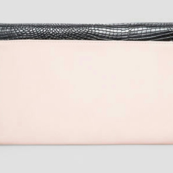 HandBag - Picture 3 of 4