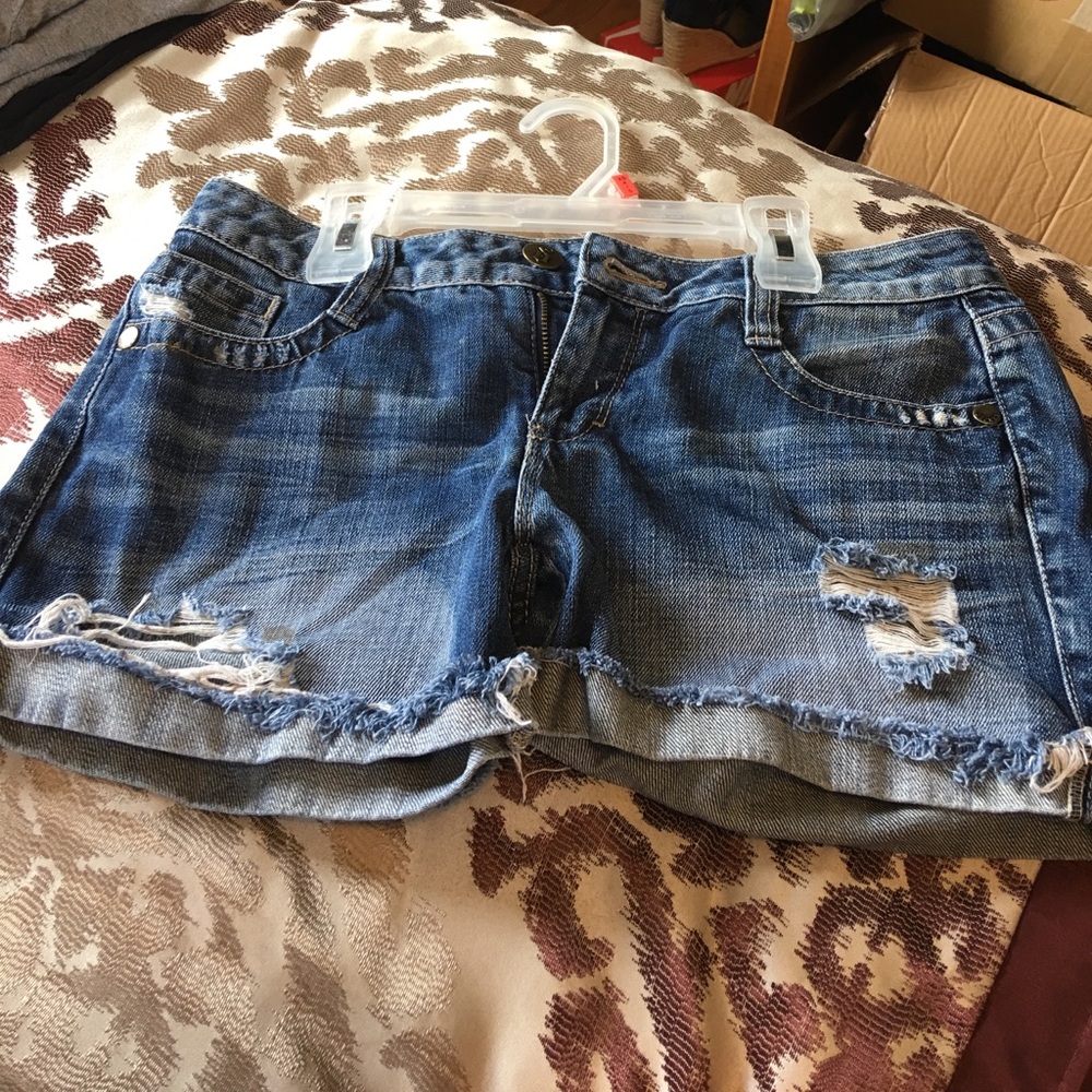 Distressed shorts with gold spots