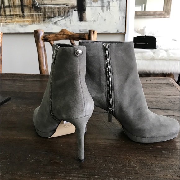 Michael Michael Kors suede platform booties - Picture 2 of 2