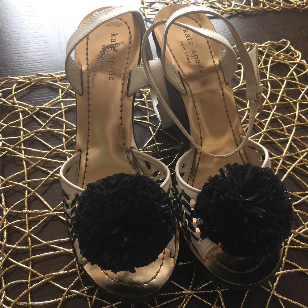 Kate Spade Pom Pom Sandals size 8.5!💐💐💐