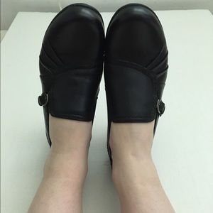NWOT Black heels!