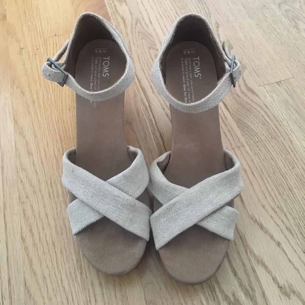 Toms wedges