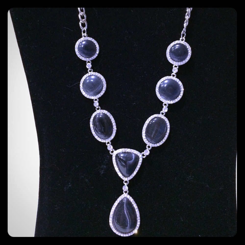 CLOSET CLOSING SALE NWT Black cats necklace & ER