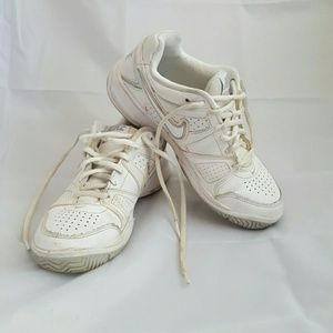 Nike running shoe size 6 women