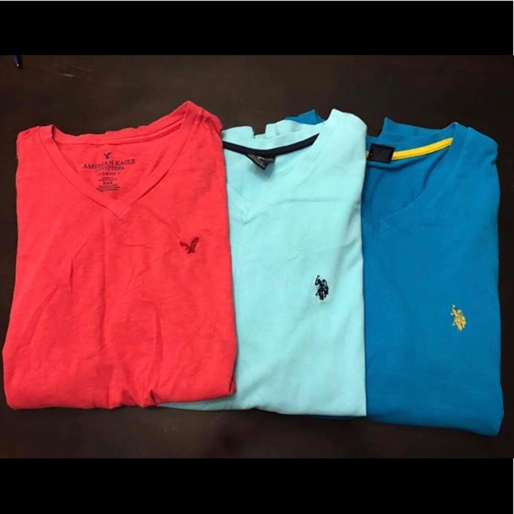 3 Medium Mens V Necks AE and Polo