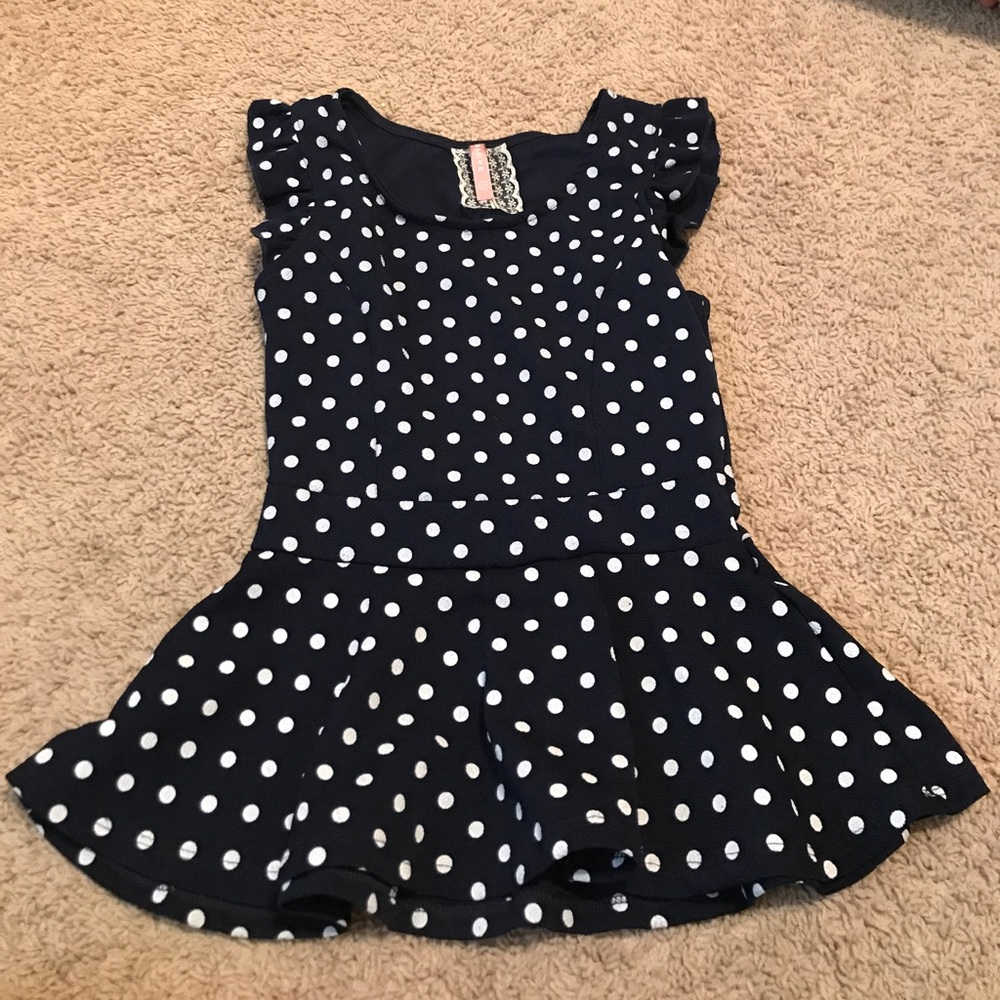 Girls polka dot peplum top! Too cute!
